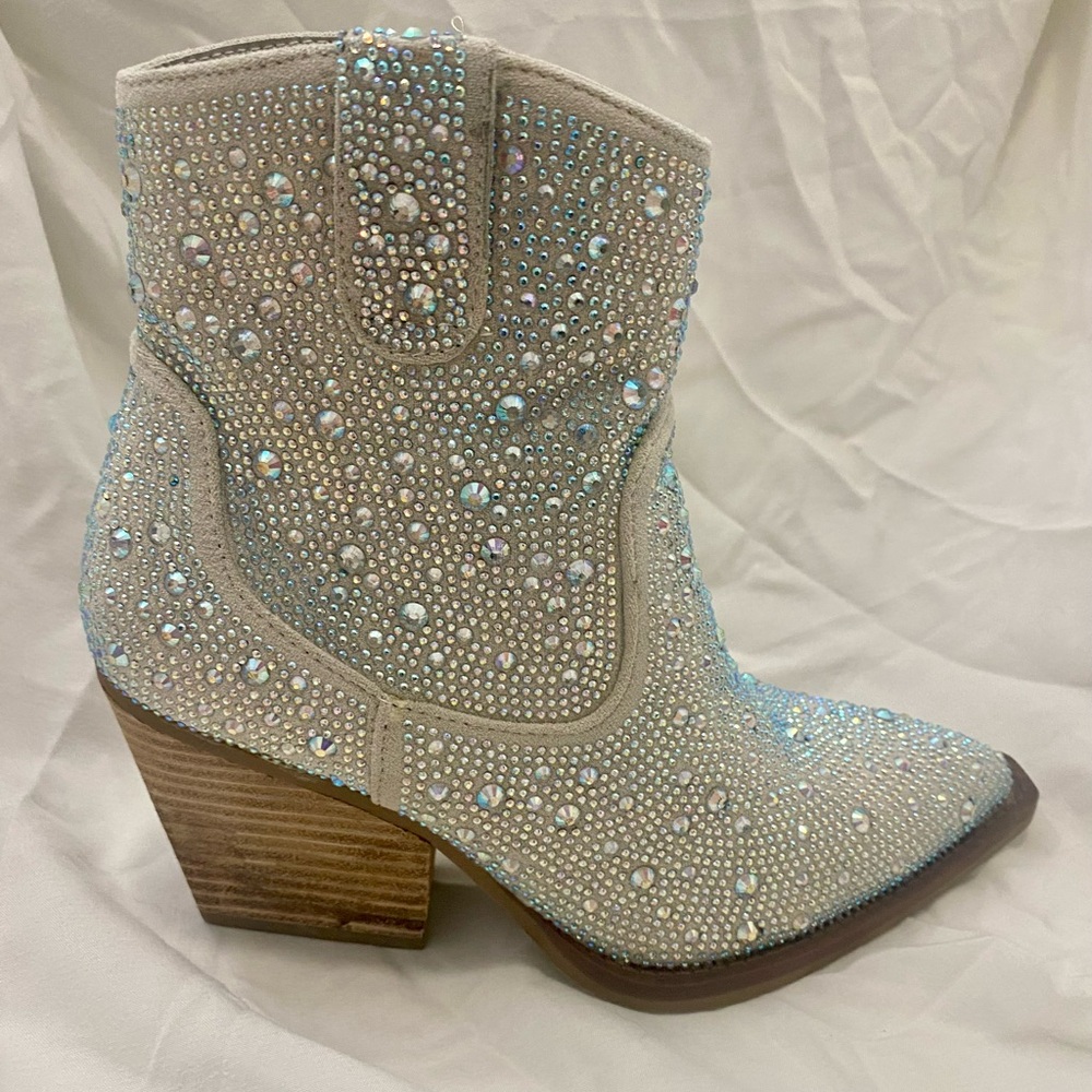 Very G Kady Rhinestone Boots size 7
